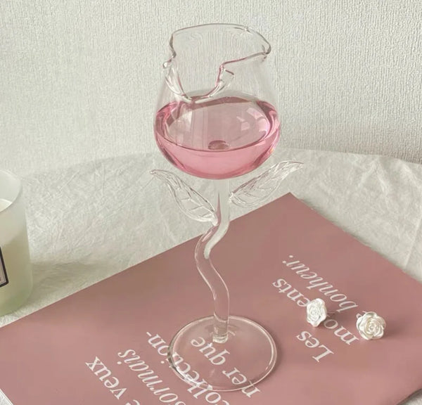 ROSE-SHAPED WINE GLASSES